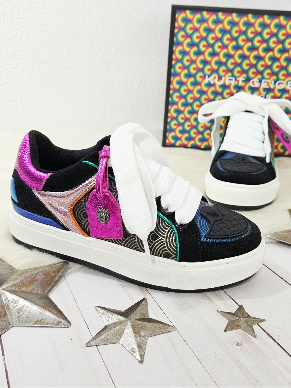 Kurt Geiger Southbank Tag sneakers metallic rainbow low top women's 7 new NWT - Picture 2 of 9